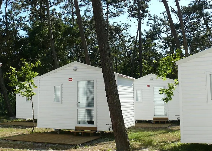 مكان تخييم Parque De Campismo Orbitur Mira *